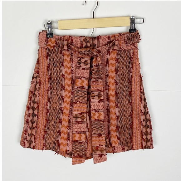 Eva Franco Embroidered Textured High Waist Boho Shorts Size 2 - Picture 8 of 8